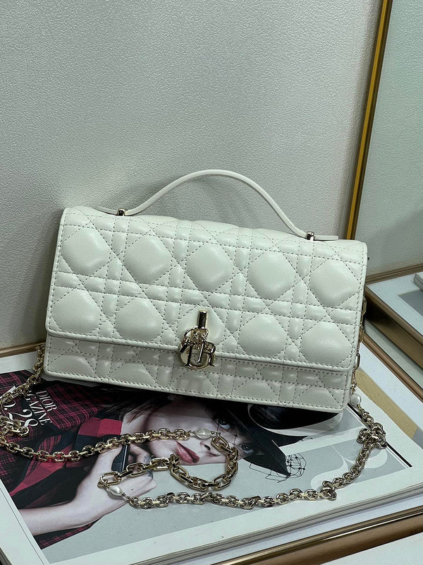 MC-Christian Dior-2509