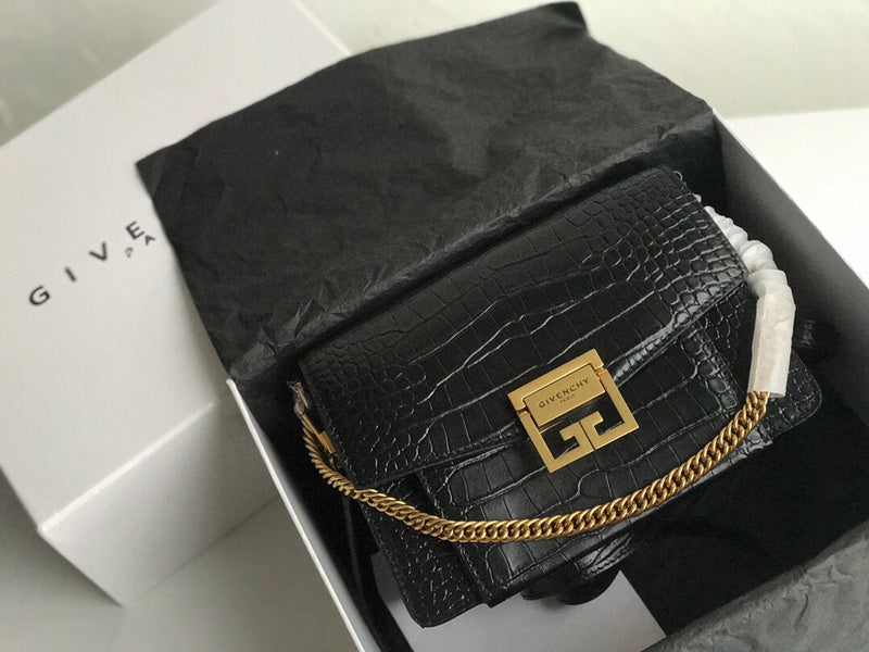MC-GIVENCHY-357