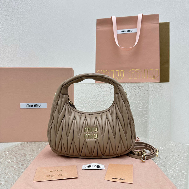 MC-Miu Miu-301