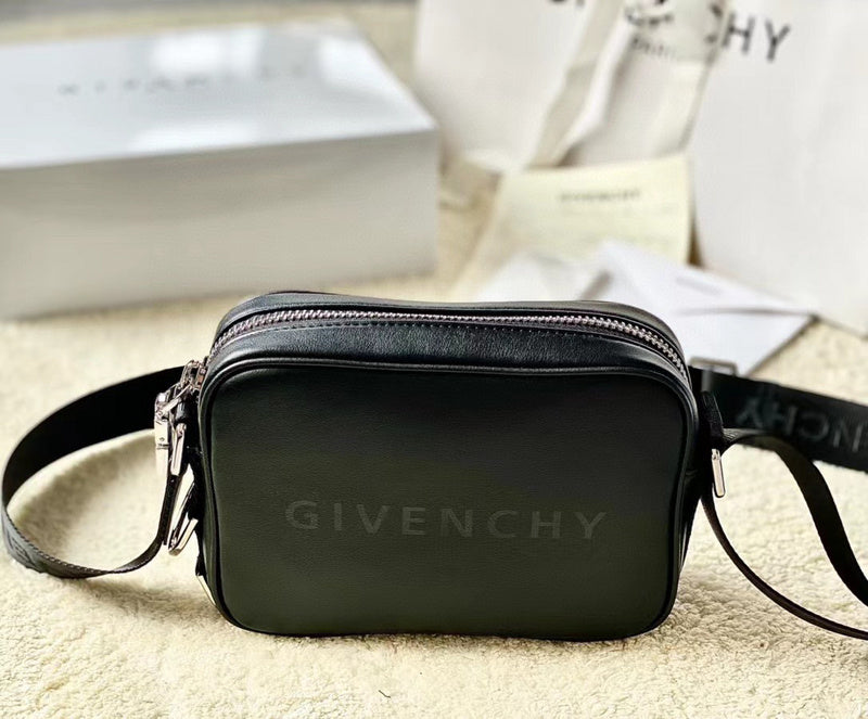 MC-GIVENCHY-363