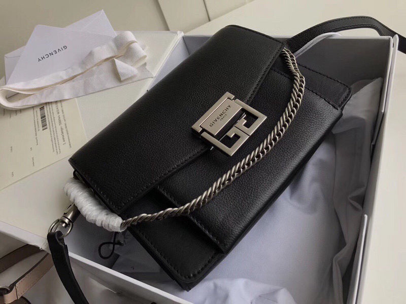 MC-GIVENCHY-367