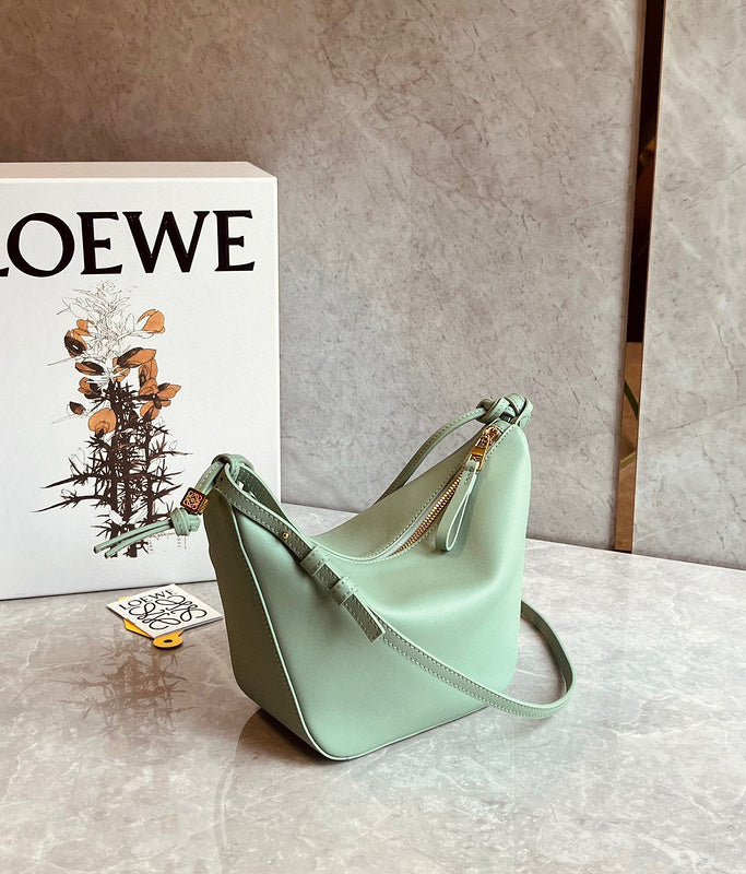 MC-Loewe-696