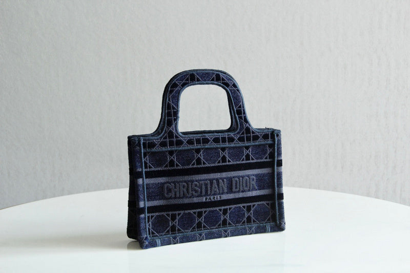 MC-Christian Dior-2585