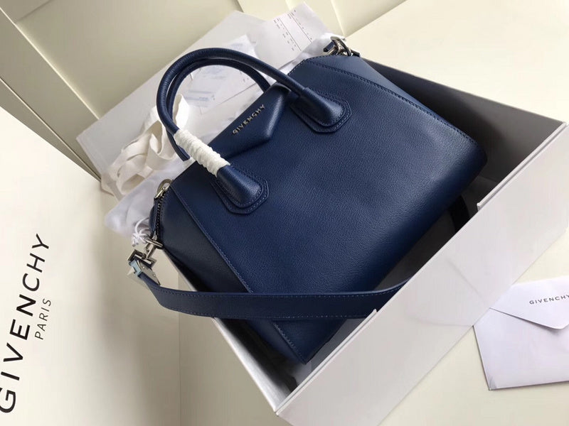 MC-GIVENCHY-371