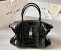MC-GIVENCHY-374