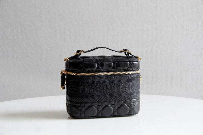MC-Christian Dior-2677