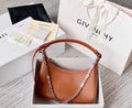 MC-GIVENCHY-385