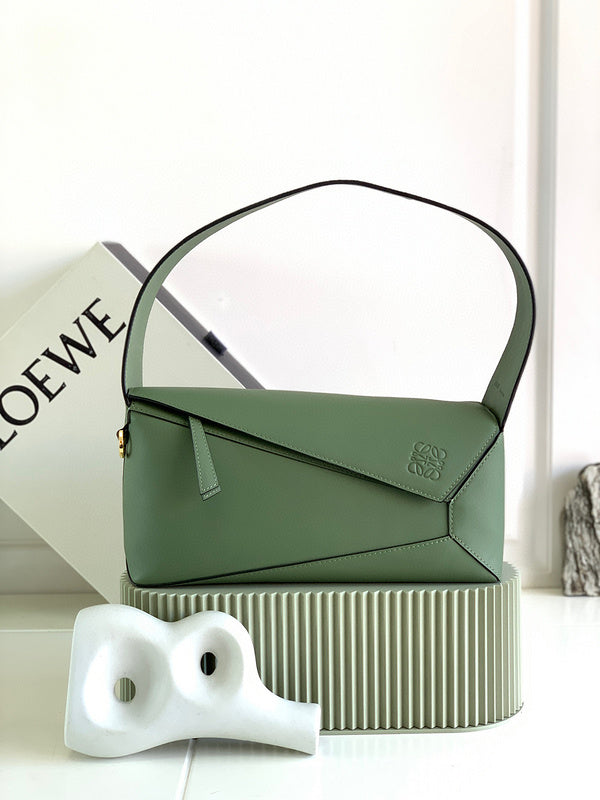 MC-Loewe-740