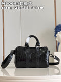 MC-LV-Bags-3049
