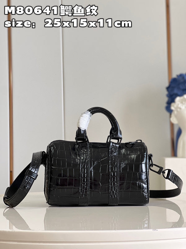 MC-LV-Bags-3049
