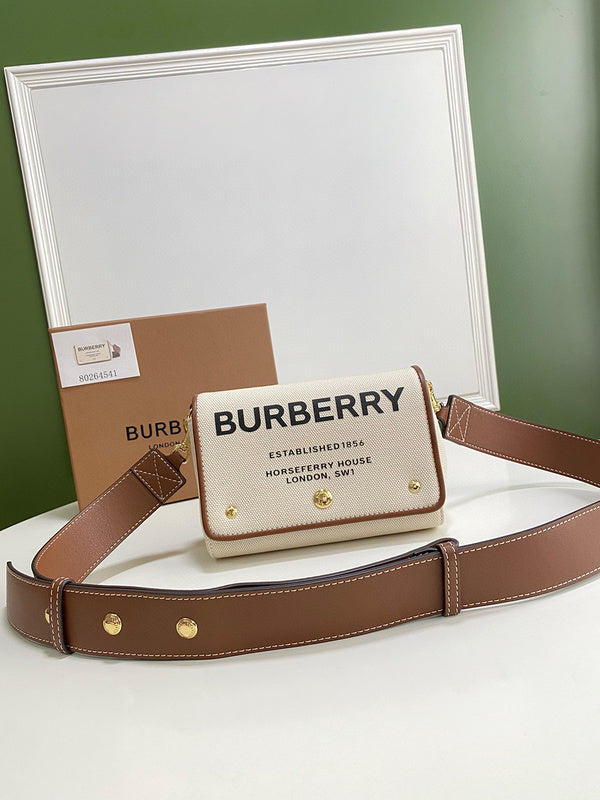 MC-Burberry-433