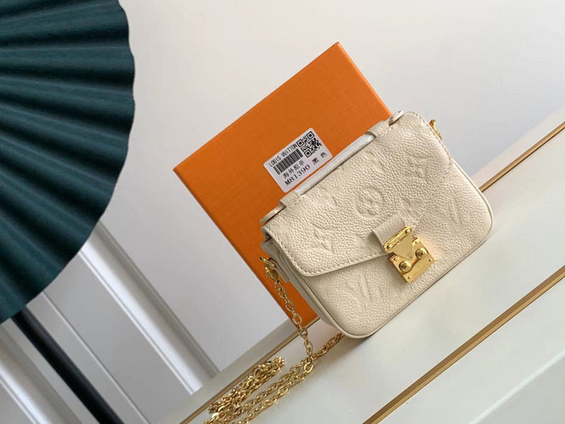 MC-LV-Bags-3112
