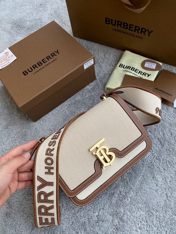 MC-Burberry-441