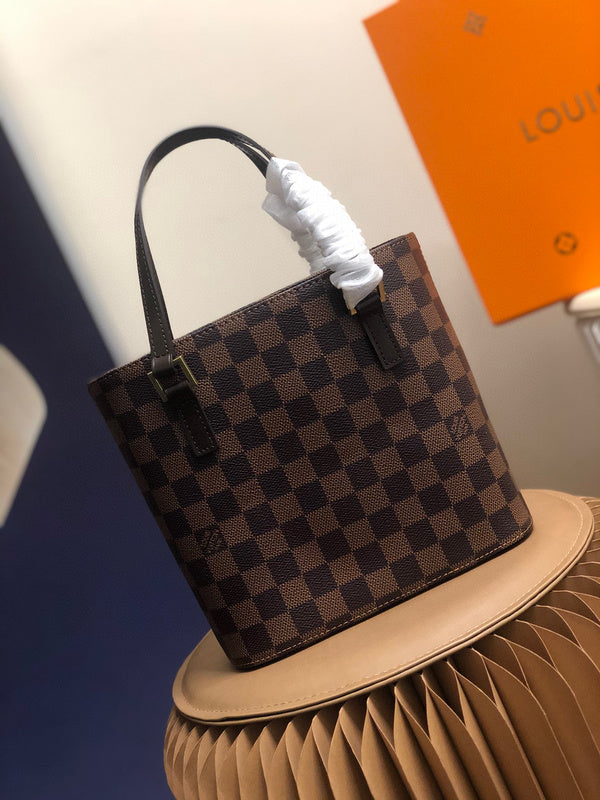 MC-LV-Bags-3126