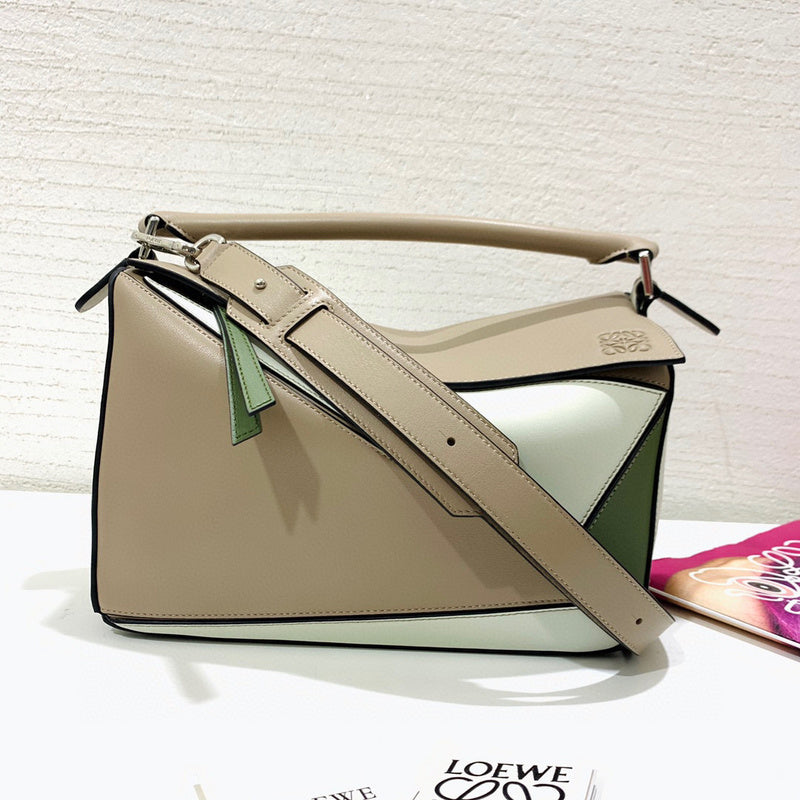 MC-Loewe-784