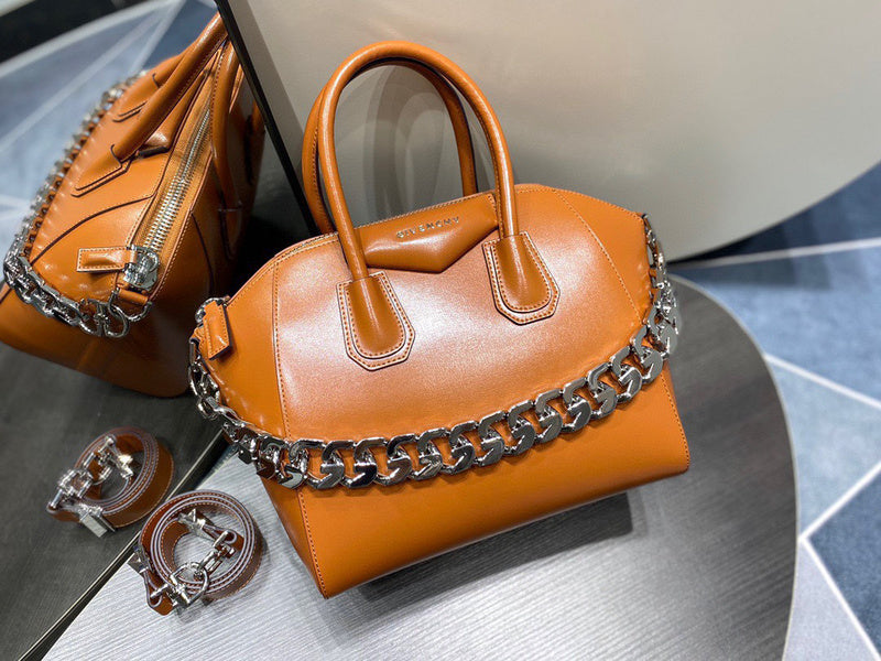 MC-GIVENCHY-418