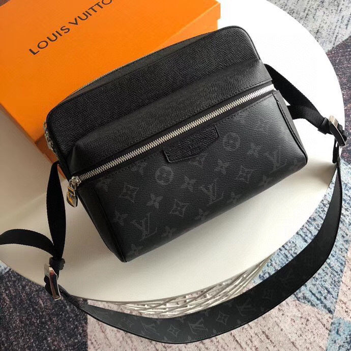 MC-LV-Bags-3189