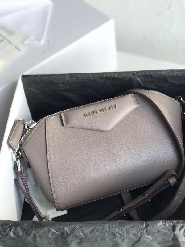 MC-GIVENCHY-431