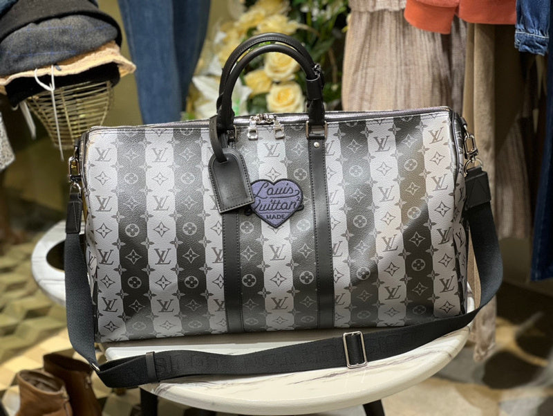 MC-LV-Bags-3270