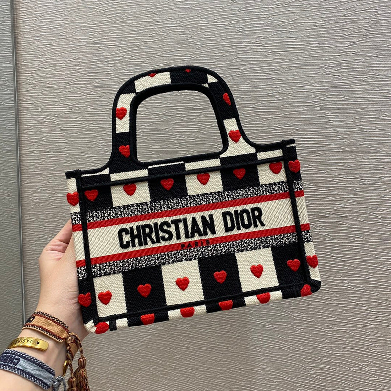 MC-Christian Dior-3032