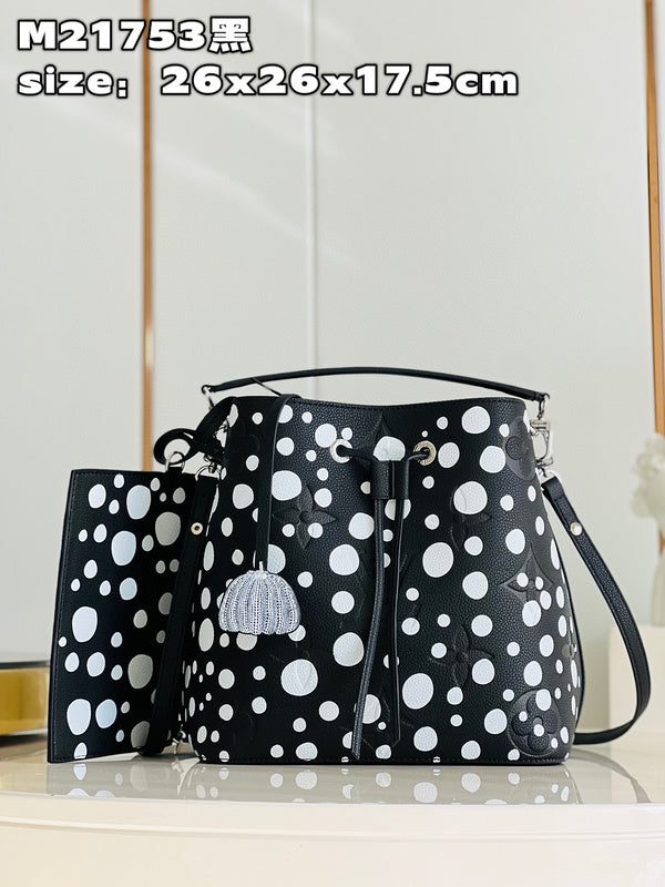 MC-LV-Bags-3365