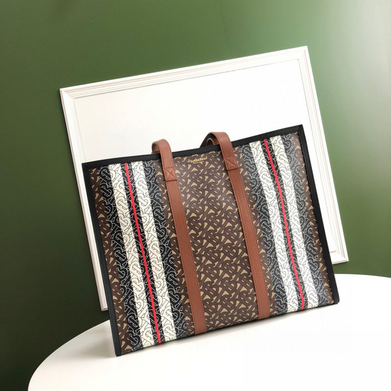 MC-Burberry-468