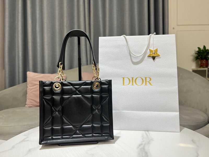 MC-Christian Dior-3075