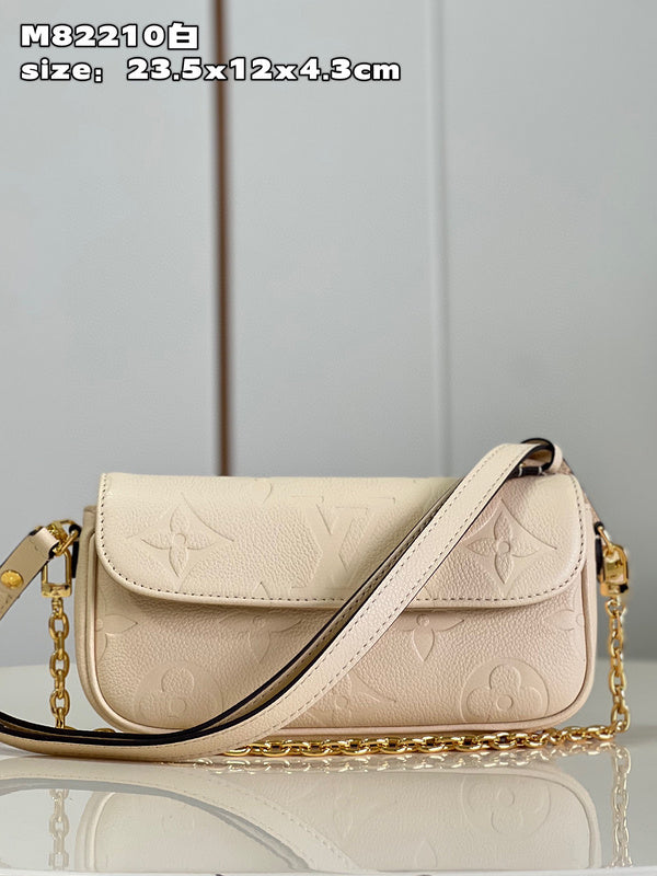 MC-LV-Bags-3379