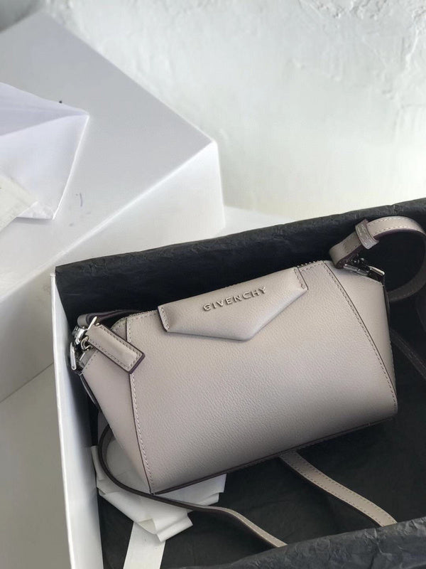 MC-GIVENCHY-454