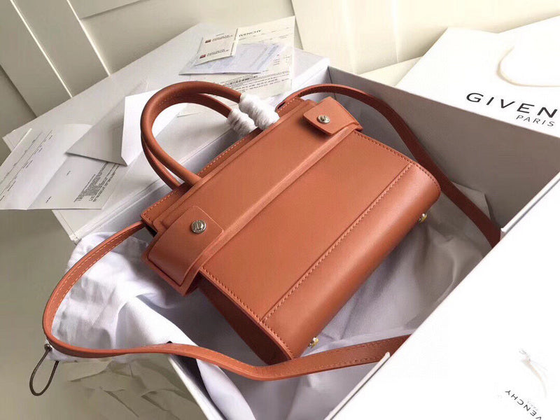 MC-GIVENCHY-456