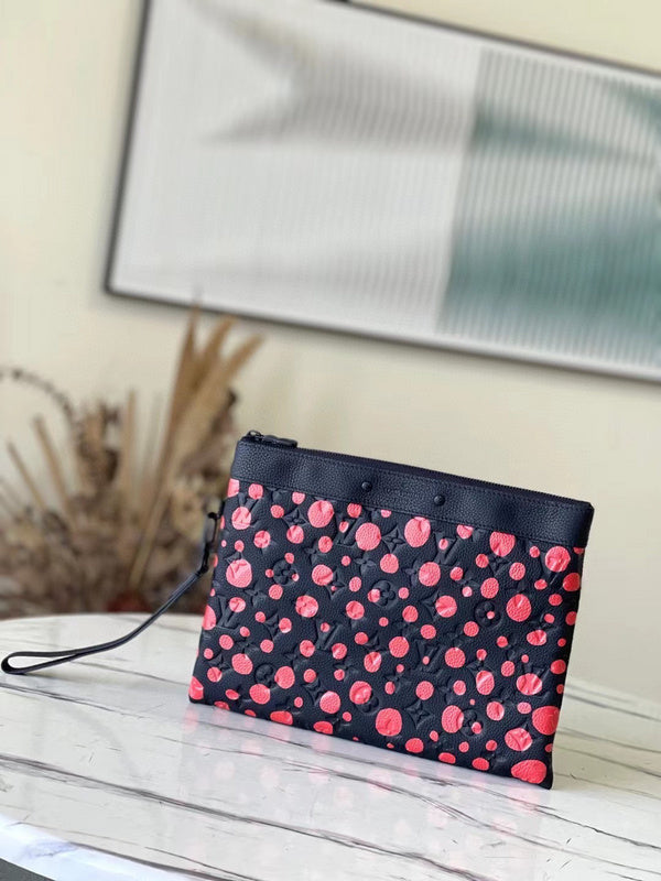 MC-LV-Bags-3468