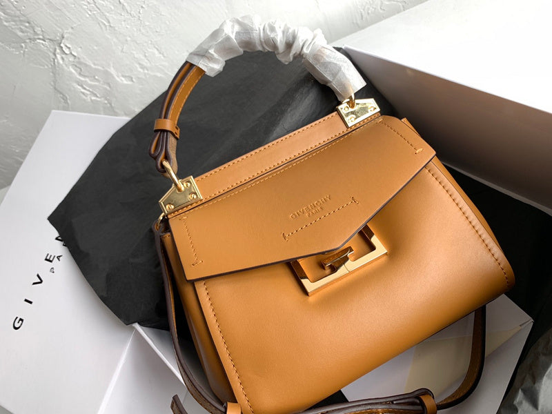 MC-GIVENCHY-461