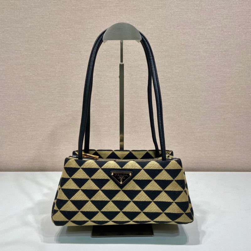 MC-Parada-2305