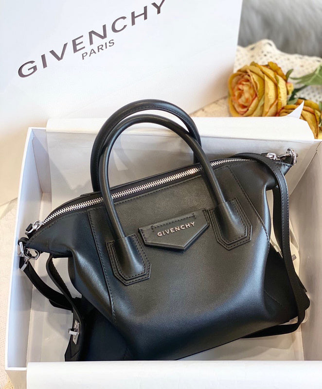 MC-GIVENCHY-466