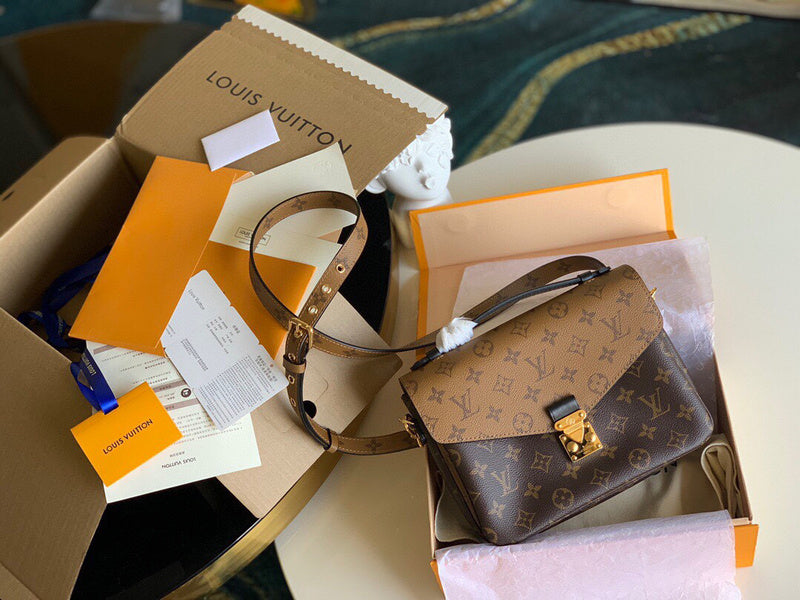 MC-LV-Bags-3548