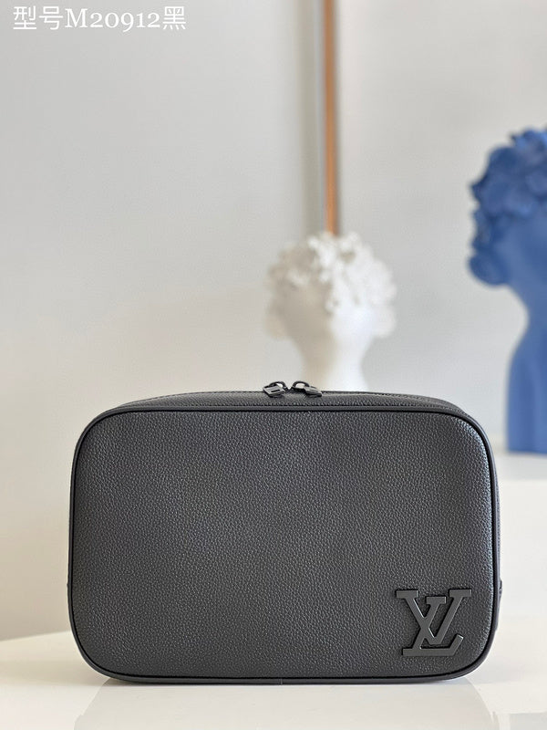 MC-LV-Bags-3559