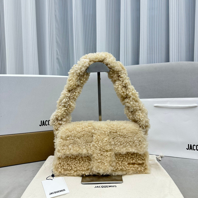 MC-JACQUEMUS-275