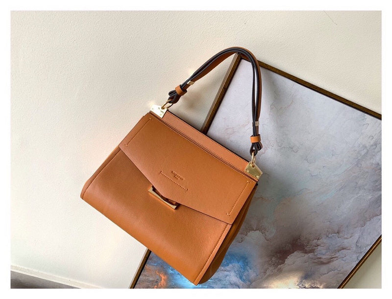 MC-GIVENCHY-486