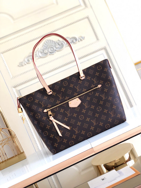 MC-LV-Bags-3616