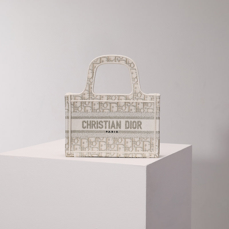 MC-Christian Dior-3341