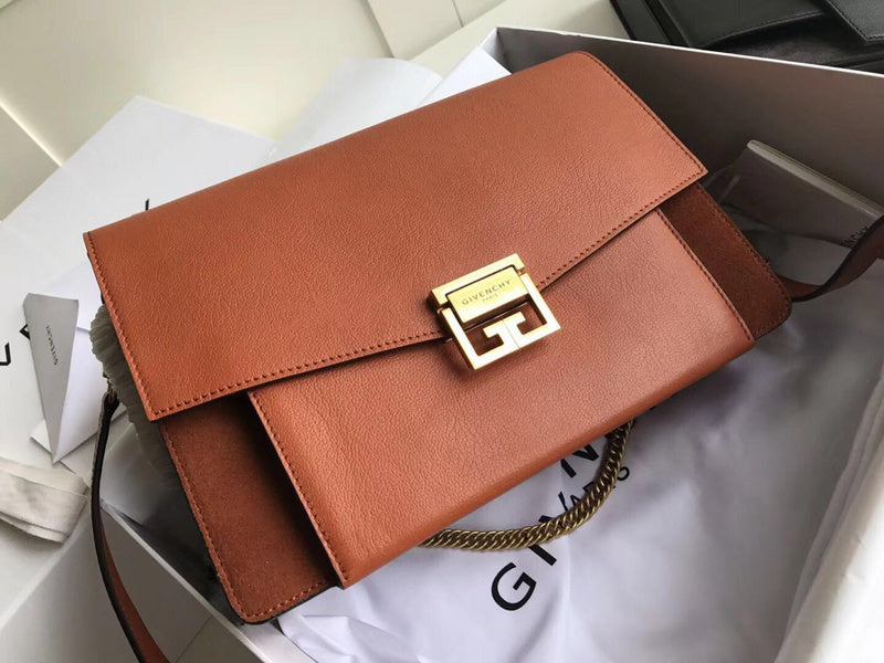 MC-GIVENCHY-492