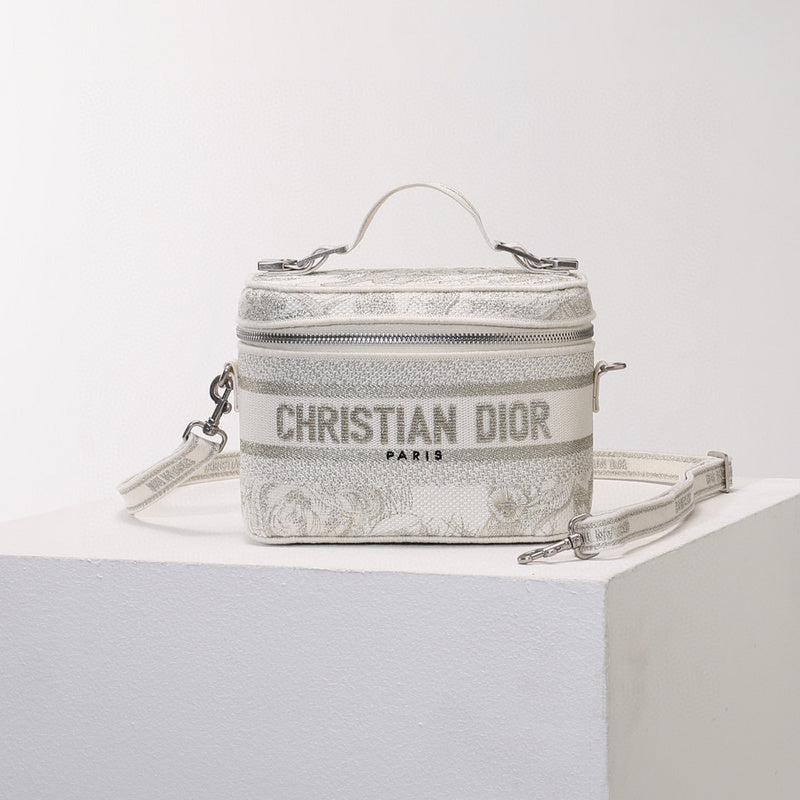 MC-Christian Dior-3357