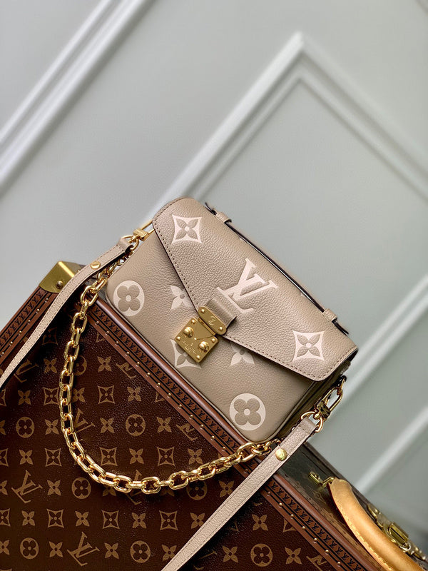 MC-LV-Bags-3697