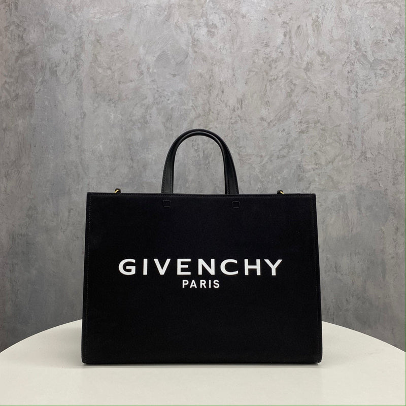 MC-GIVENCHY-497
