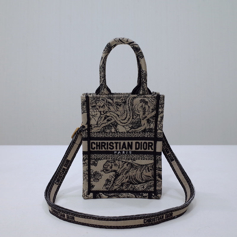 MC-Christian Dior-3395