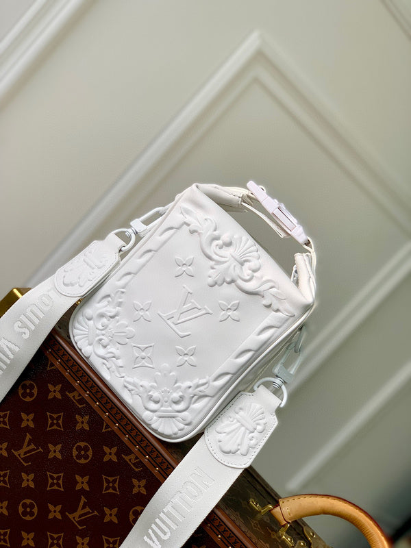 MC-LV-Bags-3717