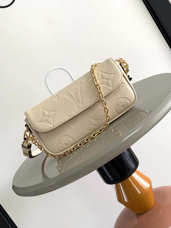 MC-LV-Bags-3749