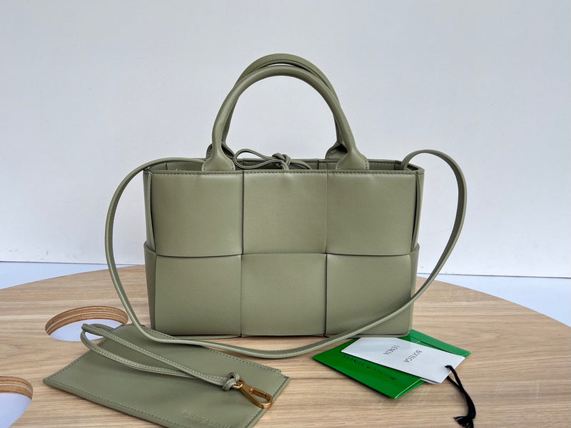 MC-Bottega Veneta-1941
