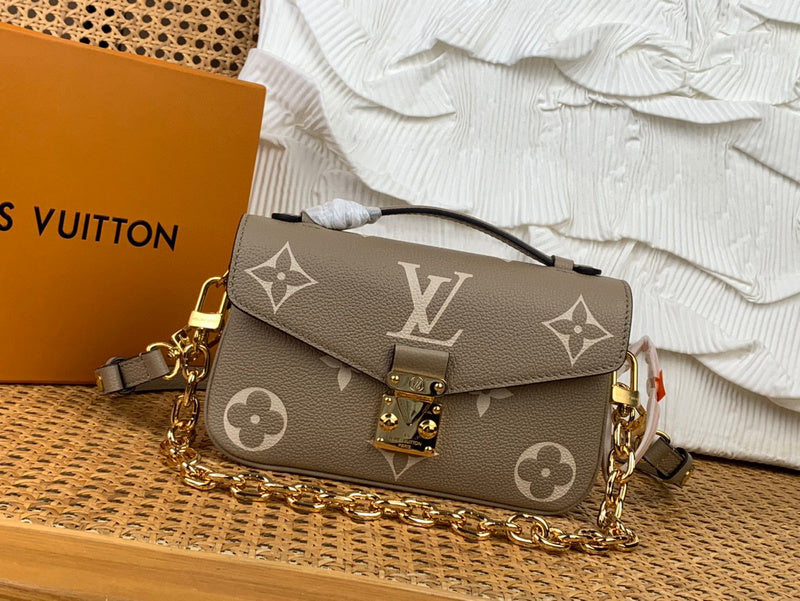 MC-LV-Bags-3852