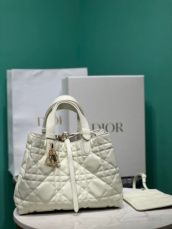 MC-Christian Dior-3537